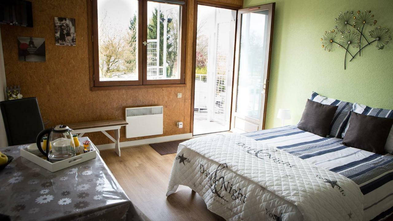 Studios Etape Du Lac Bourbon-Lancy Ngoại thất bức ảnh
